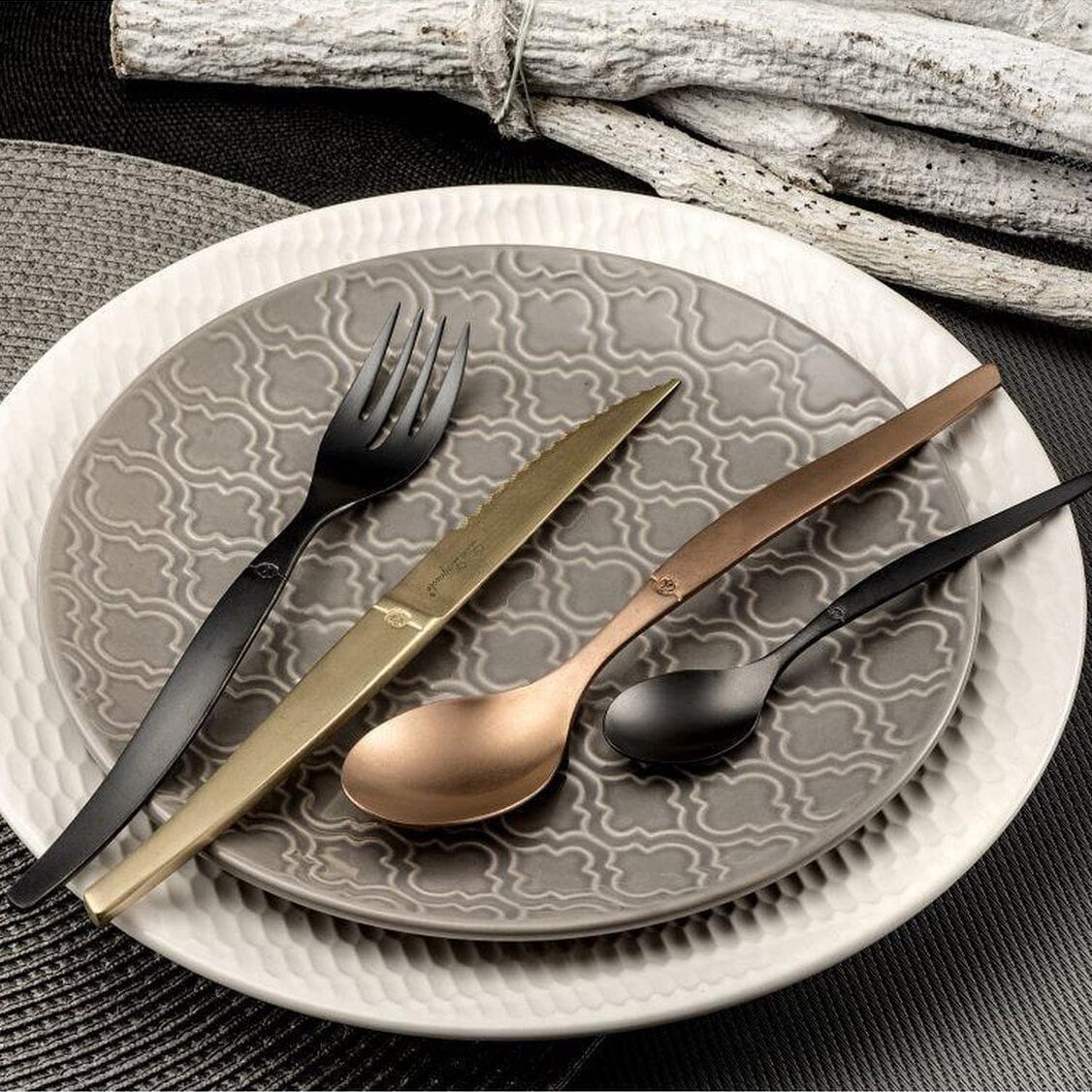 Lou Laguiole - Jet 16-delige Bestekset - Stonewash Zwart Bestekset Lou Laguiole