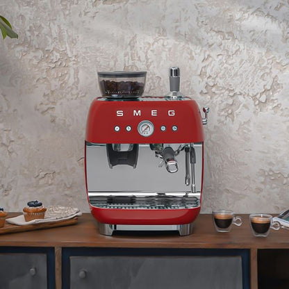 Smeg - Espresso Machine | Crème | 1950s | Manual espresso machine with integrated bean grinder